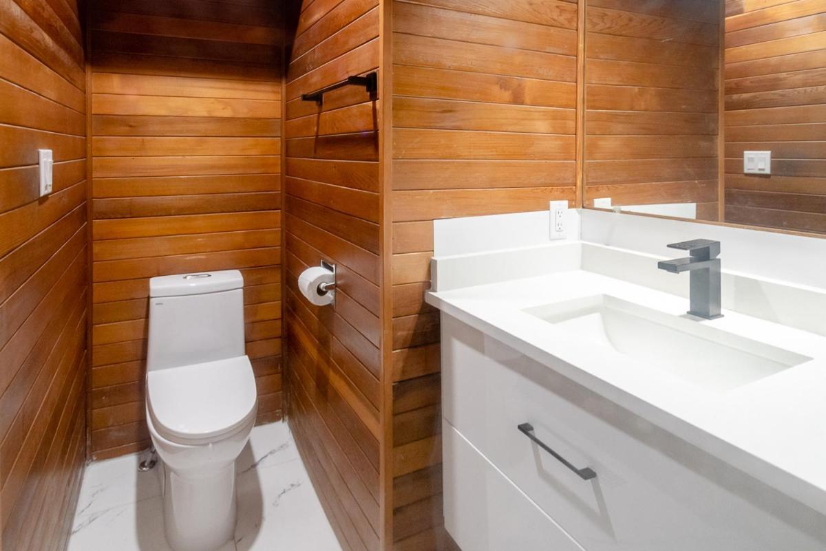Spacious & Modern By The Beach White Rock Exterior foto